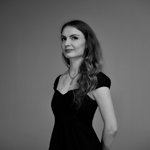 Portrait de Julie MAGNON VERDIER, danseuse demi-soliste