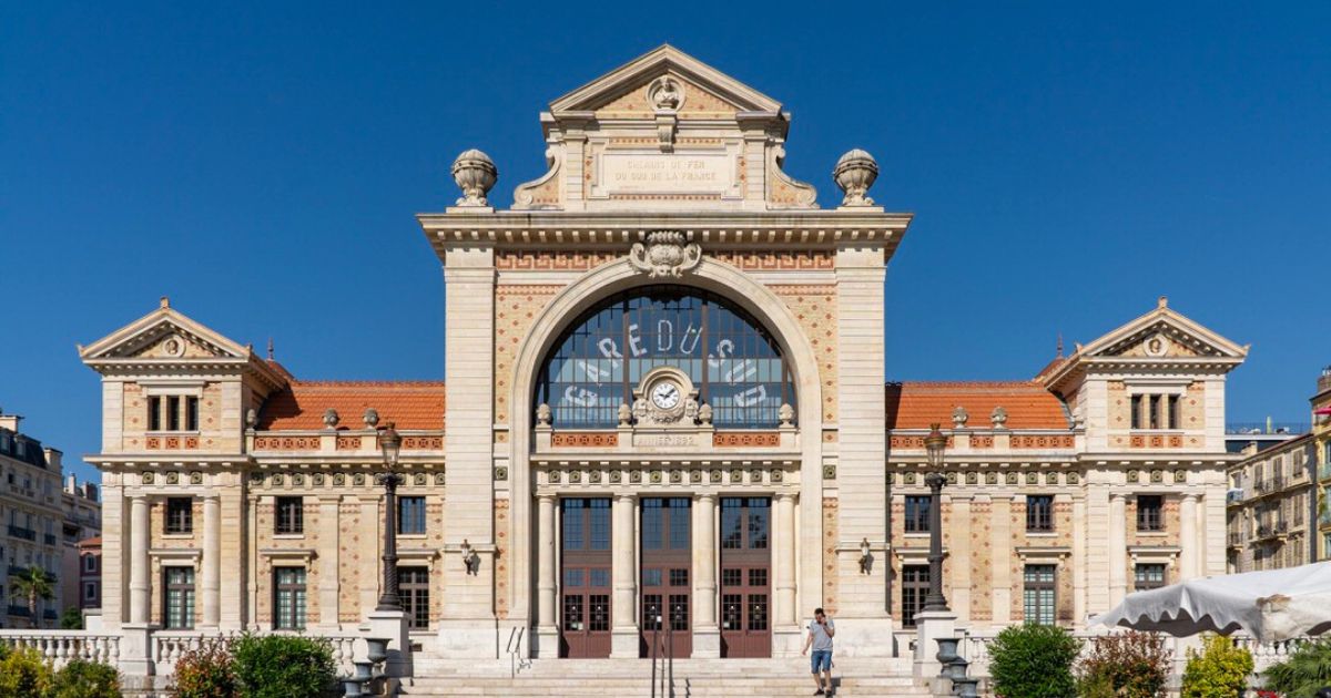 Parvis de la Gare du Sud